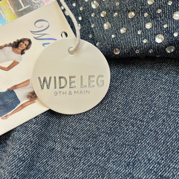 9 th and Main/ NWT/Wide leg/Embellished Women's Jeans/ stretch for comfort/ 16 - Picture 10 of 16